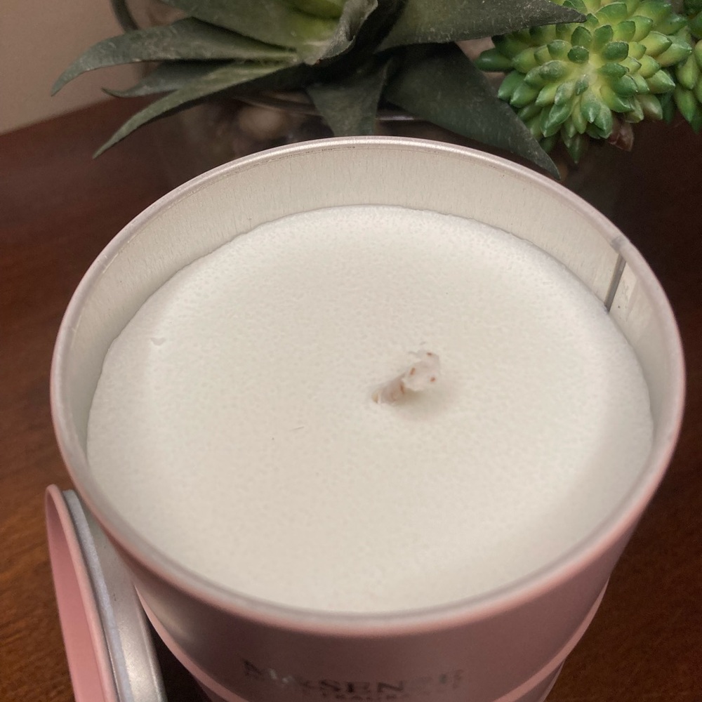 Floral Wild Roses Candle - Picture 2 of 2